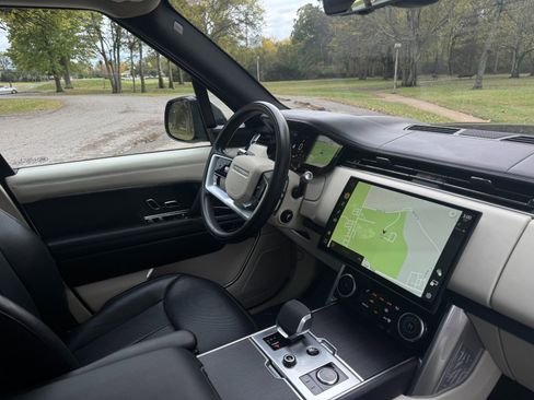Used 2022 Land Rover Range Rover SE image 28