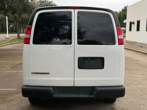 Used 2023 Chevrolet Express 3500 LS image 5