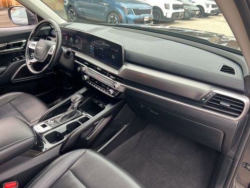 Certified 2024 Kia Telluride LX image 21