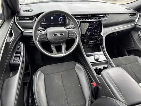 Used 2023 Jeep Grand Cherokee L Laredo AWD/4WD image 22