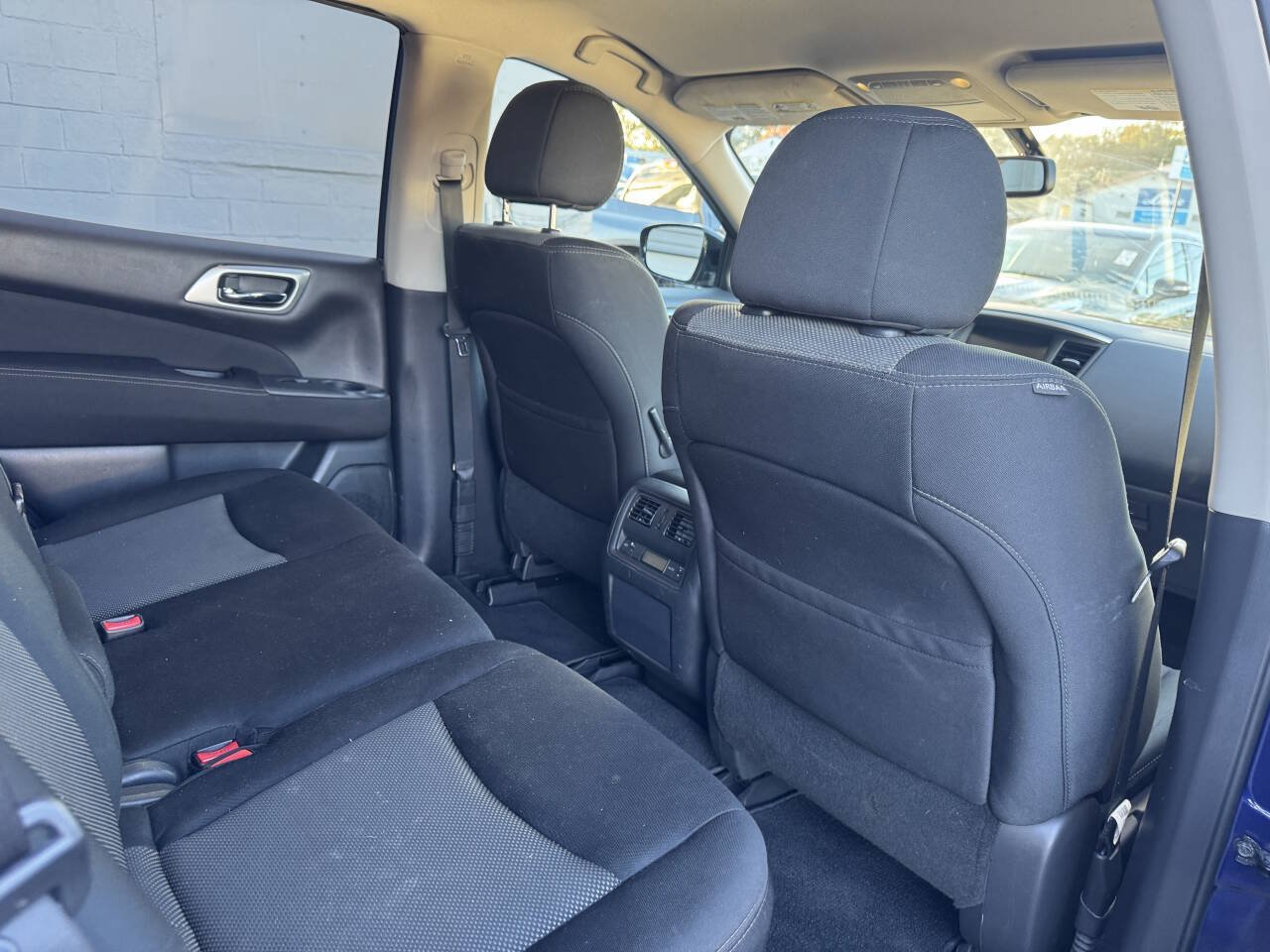 Used 2017 Nissan Pathfinder SV AWD/4WD image 21
