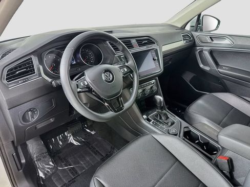 Used 2020 Volkswagen Tiguan SE w/ Panoramic Sunroof Package AWD/4WD image 10
