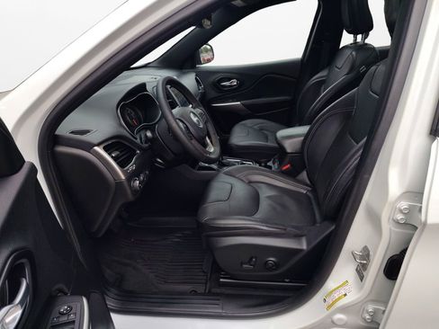 Used 2021 Jeep Cherokee Latitude Lux 80th Anniv w/ Quick Order Package 26U 80TH image 19