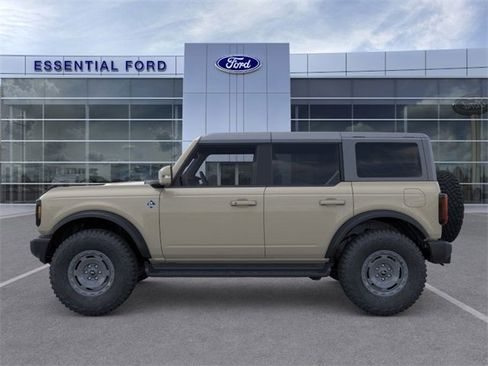 New 2025 Ford Bronco Outer Banks w/ Sasquatch Package image 3