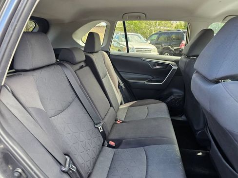 Used 2020 Toyota RAV4 XLE AWD/4WD image 14