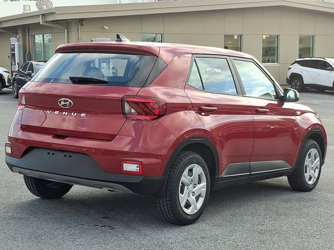 Used 2020 Hyundai Venue SE image 4
