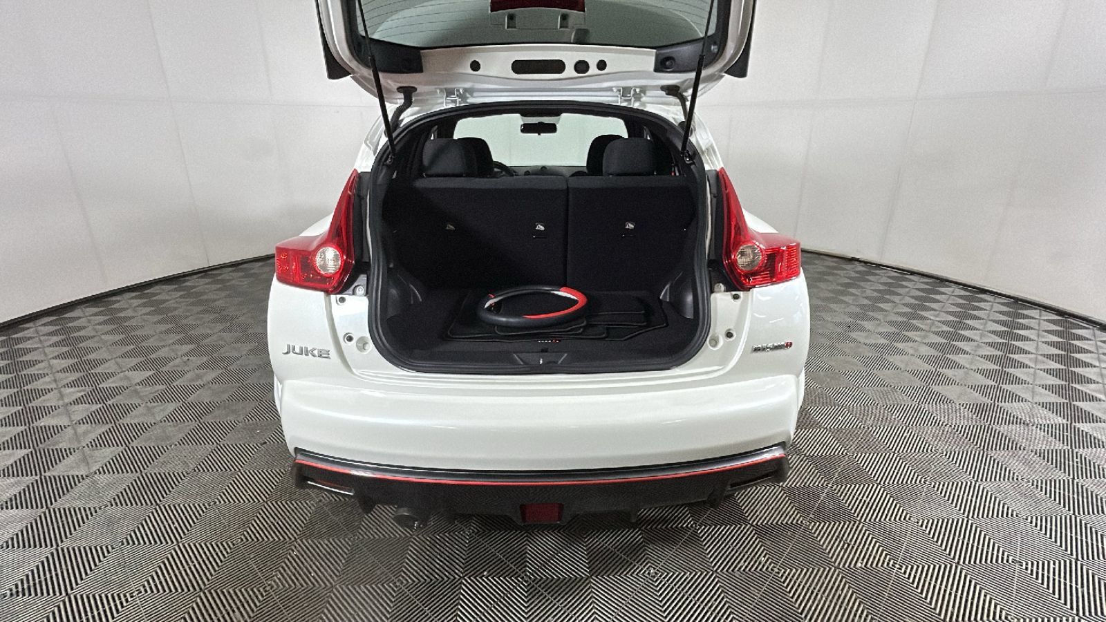 Used 2013 Nissan Juke NISMO AWD/4WD image 32