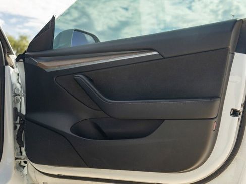 Used 2022 Tesla Model 3 image 28