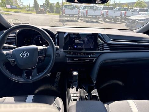 Used 2025 Toyota Camry SE w/ Convenience Package FWD image 12