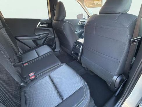 New 2026 Mitsubishi Outlander ES image 23