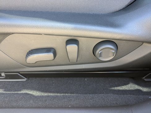 Certified 2025 Subaru Crosstrek 2.0i Premium image 20