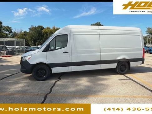 Used 2025 Mercedes-Benz Sprinter 2500 image 5