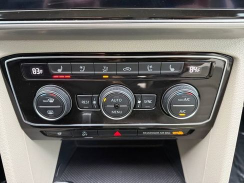 Used 2019 Volkswagen Atlas SEL Premium image 11