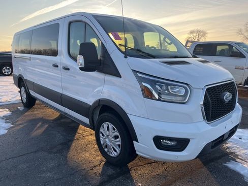 Used 2023 Ford Transit 350 XLT image 4