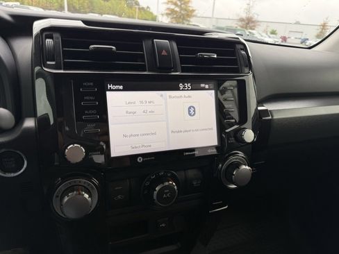 Used 2022 Toyota 4Runner TRD Off-Road image 16