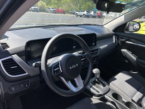 Used 2026 Kia Seltos LX AWD/4WD image 13