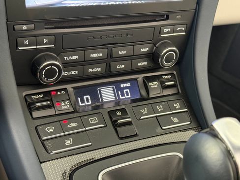 Certified 2019 Porsche 911 Targa 4S image 24