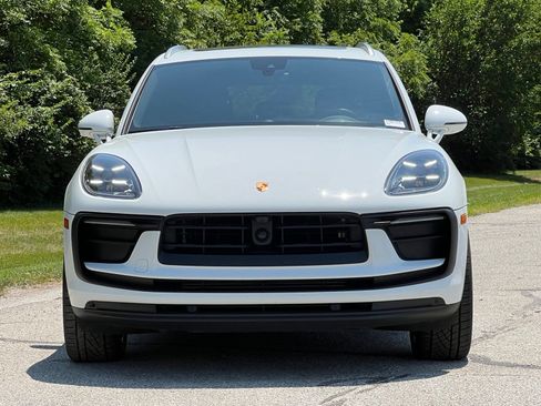 Certified 2024 Porsche Macan AWD/4WD image 7