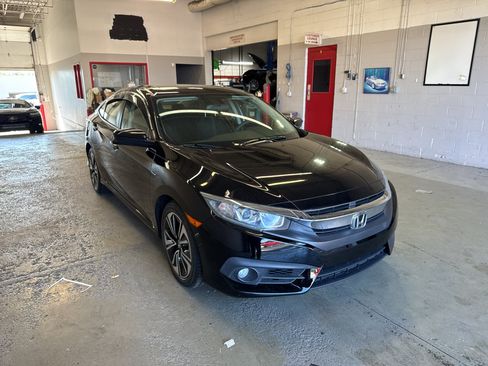 Used 2018 Honda Civic EX-T image 1