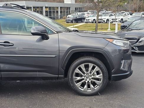 Used 2020 Toyota RAV4 XLE Premium image 6