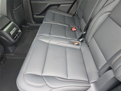 New 2026 Lincoln Nautilus Premier w/ Equipment Group 102A AWD/4WD image 11