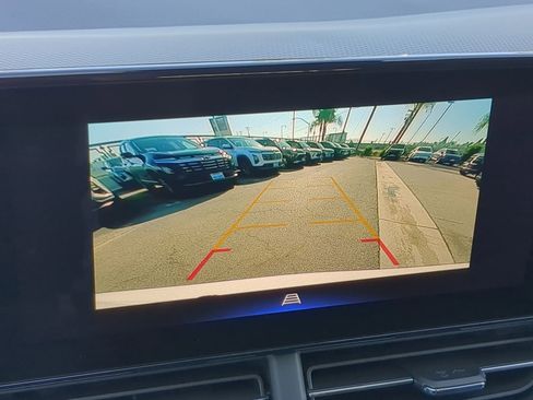 Used 2025 Chevrolet Trax LT w/ Driver Confidence Package image 15