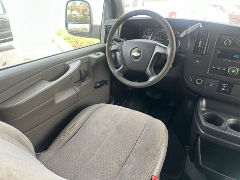 Used 2013 Chevrolet Express 3500 LS image 17