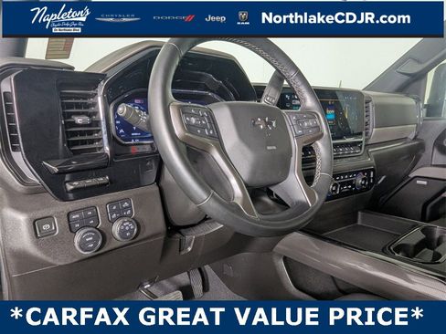 Used 2024 Chevrolet Silverado 2500 ZR2 w/ Technology Package image 10