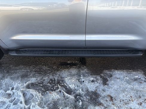 Used 2011 Toyota Sequoia SR5 w/ Premium Pkg image 10