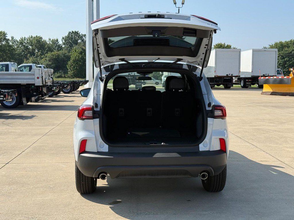 New 2026 Ford Escape ST-Line w/ Cold Weather Package AWD/4WD image 19