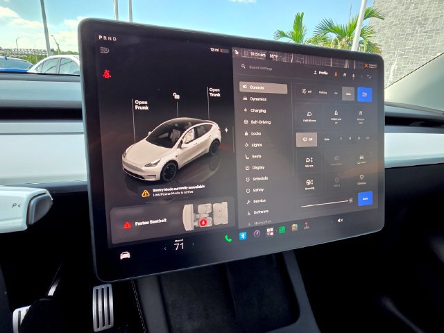 Used 2022 Tesla Model Y Performance AWD/4WD image 31