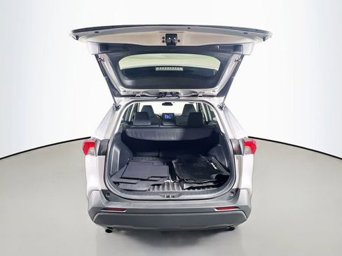 Used 2020 Toyota RAV4 LE image 28