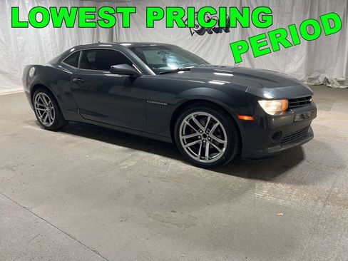 Used 2015 Chevrolet Camaro LT RWD image 1