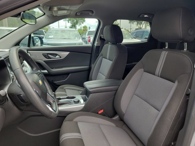Certified 2025 Chevrolet Blazer LT FWD image 17
