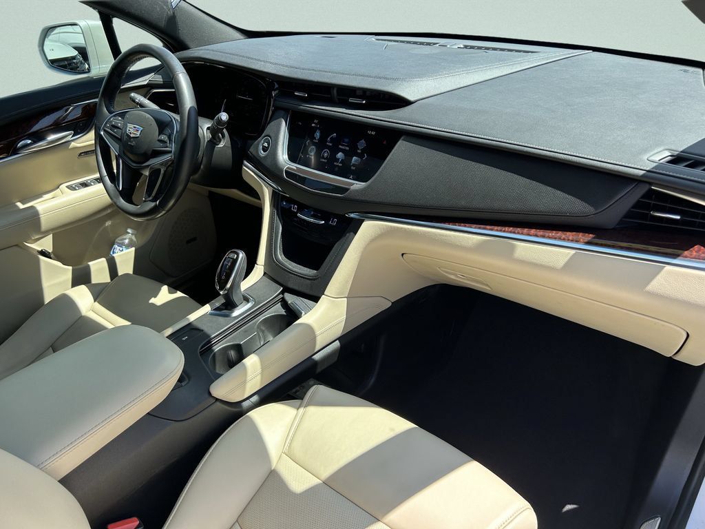 Used 2019 Cadillac XT5 Luxury FWD image 17