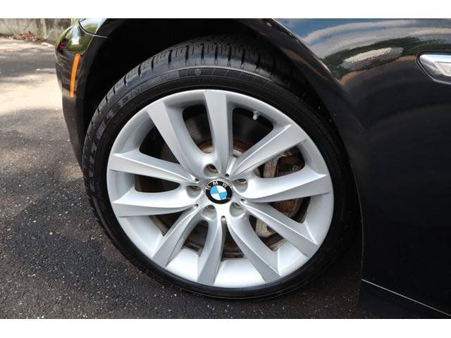 Used 2011 BMW 535i xDrive Sedan AWD/4WD image 16