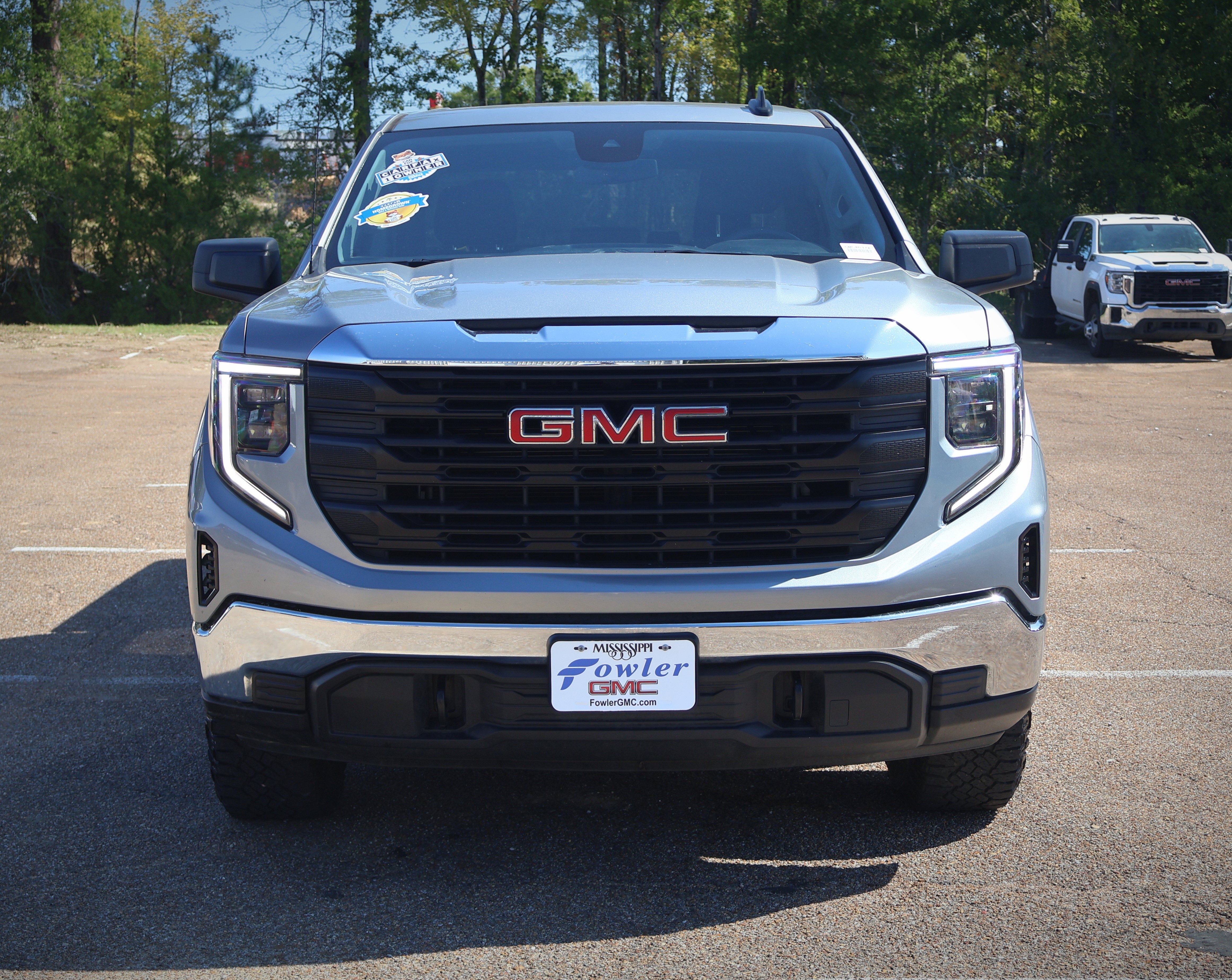Used 2024 GMC Sierra 1500 Pro AWD/4WD image 3