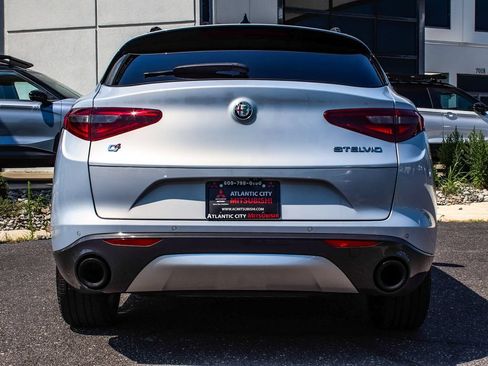 Used 2023 Alfa Romeo Stelvio Ti AWD/4WD image 5