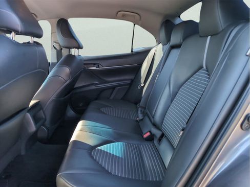 Used 2020 Toyota Camry SE image 23