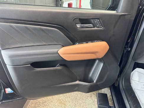 Used 2024 GMC Canyon AT4 w/ AT4 Premium Package image 15