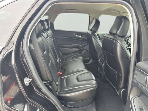 Used 2021 Ford Edge Titanium AWD/4WD image 16