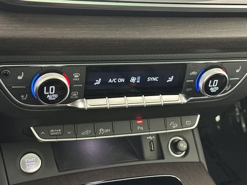 Used 2023 Audi Q5 e Premium Plus w/ Premium Plus Package image 19