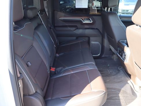 Used 2023 GMC Sierra 1500 Denali AWD/4WD image 38