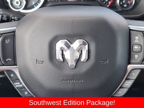 Used 2025 RAM 1500 Laramie AWD/4WD image 40