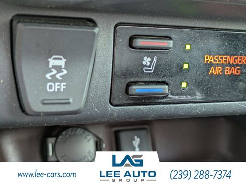 Used 2020 Toyota RAV4 Limited w/ Limited Grade Weather Package AWD/4WD image 28