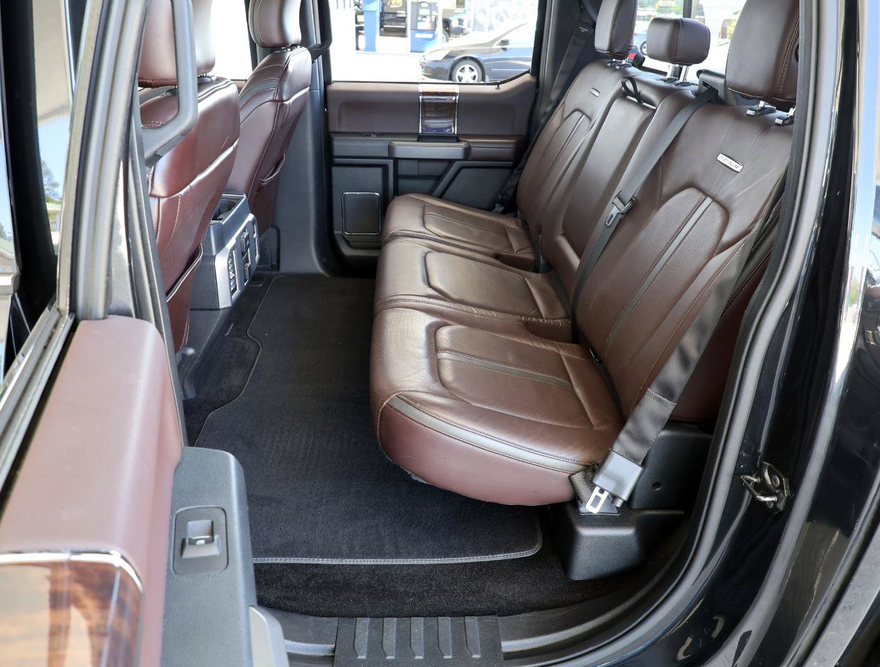 Used 2015 Ford F150 Platinum w/ Equipment Group 701A Luxury AWD/4WD image 21
