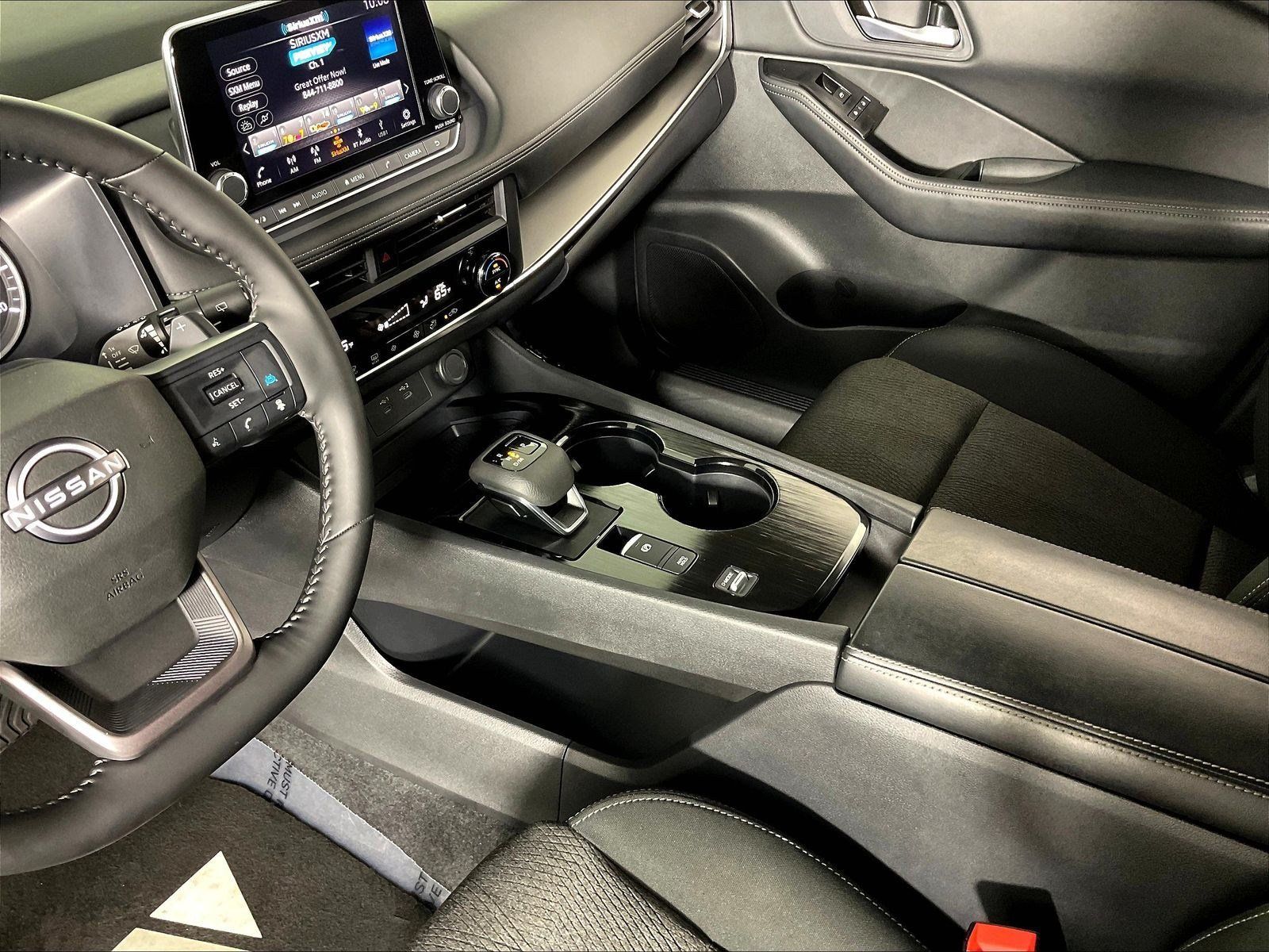 Certified 2026 Nissan Rogue SV FWD image 18