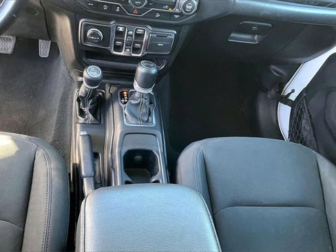 Used 2020 Jeep Wrangler Unlimited Sahara image 13