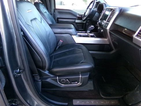 Used 2016 Ford F150 Platinum w/ Equipment Group 701A Luxury AWD/4WD image 16