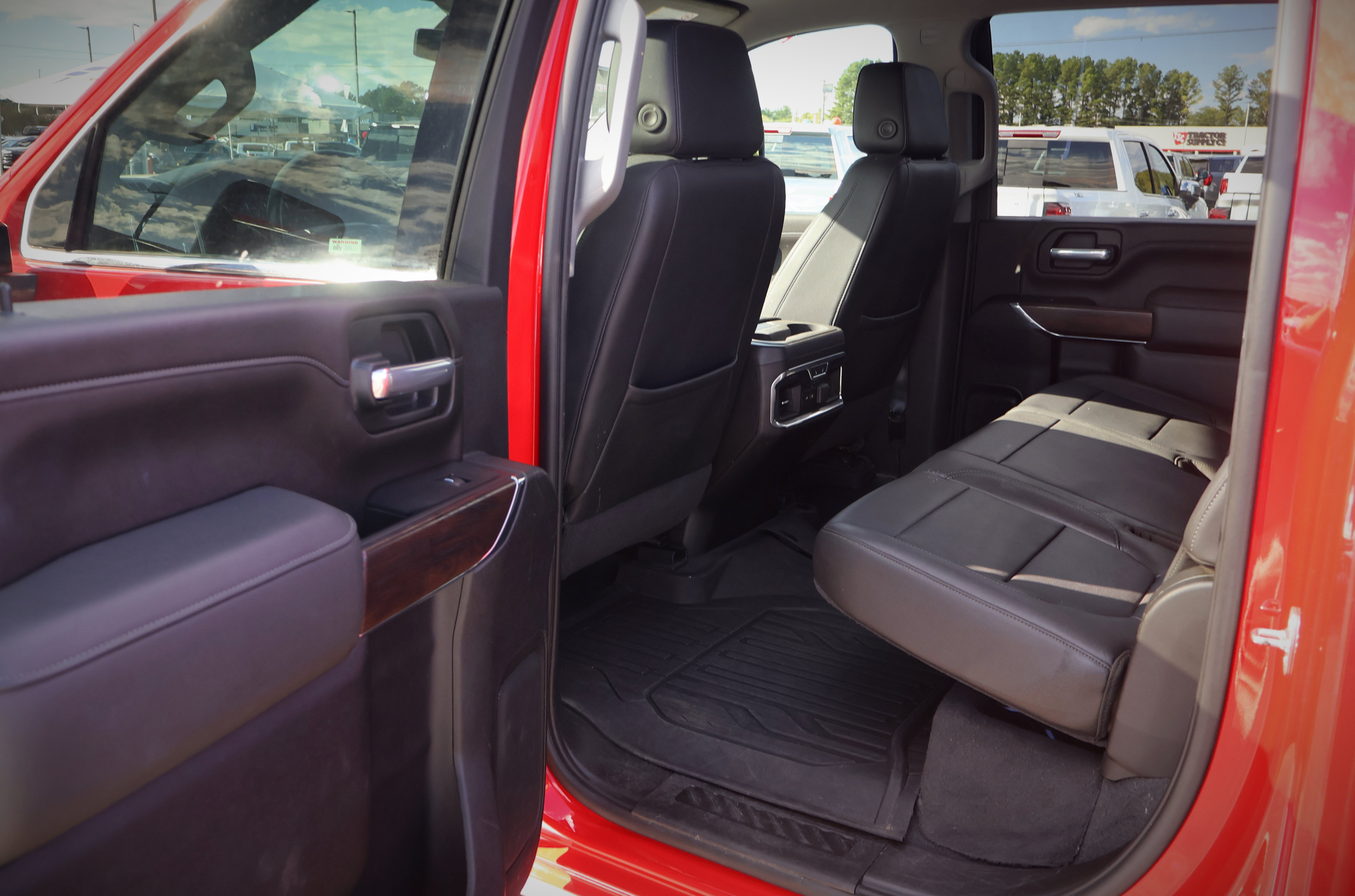 Used 2021 GMC Sierra 2500 SLT w/ SLT Premium Package AWD/4WD image 17
